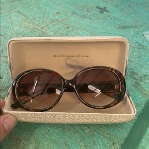 Dana Buchmam glasses